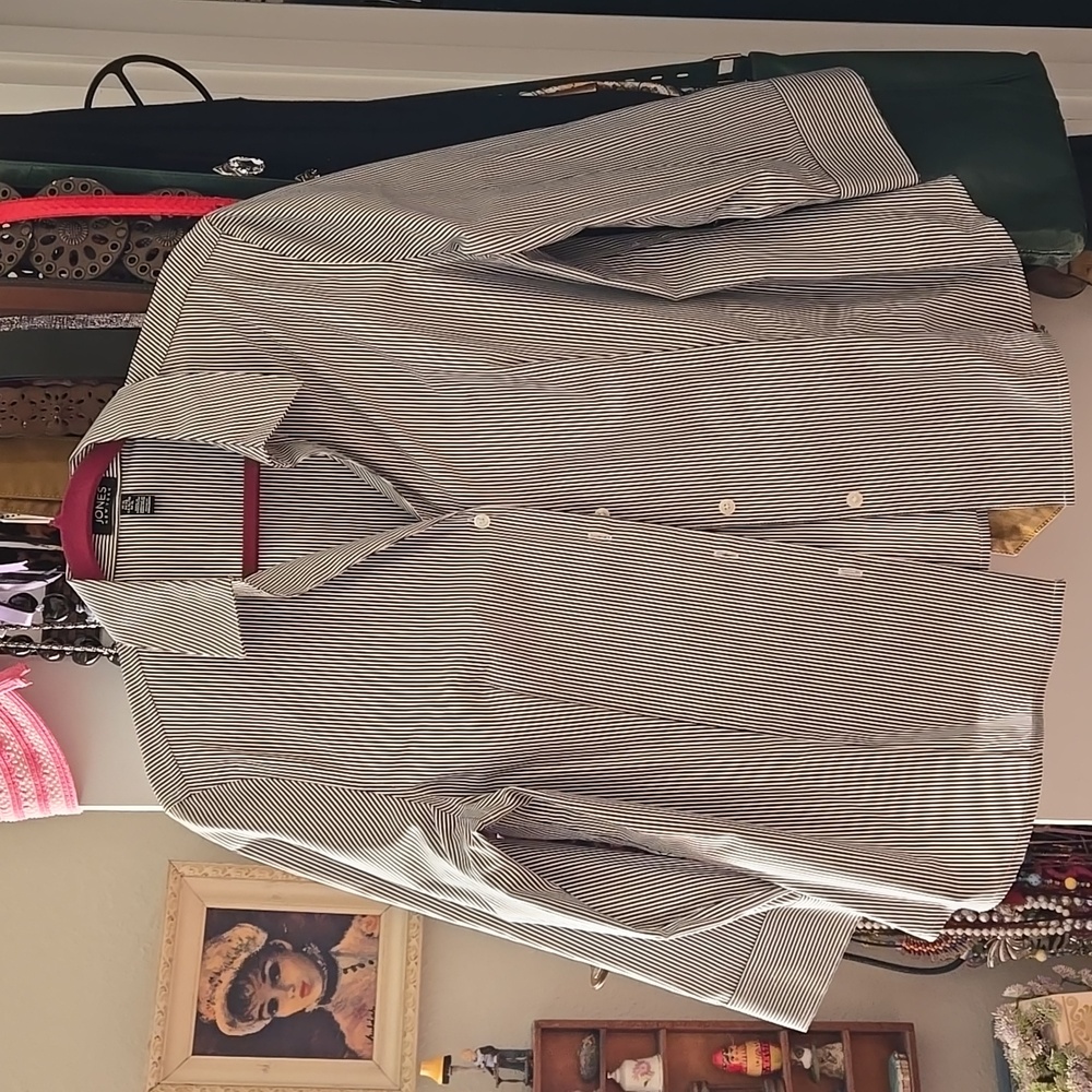 3/4 sleeve button Up shirt Striped,cuffed with buttons